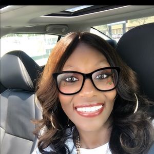 Meet your Posher, Constance